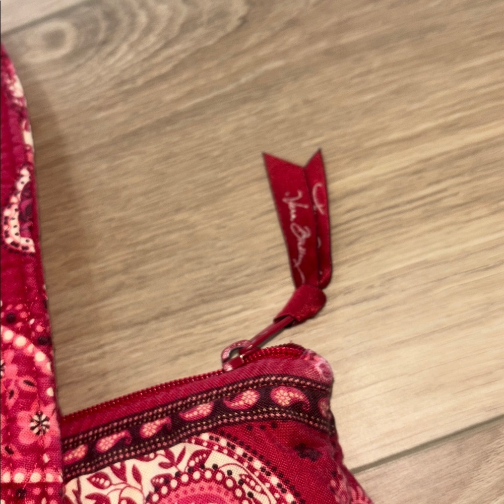 Vera Bradley Villager shoulder Tote Mesa Red Paisley Retired print - Picture 3 of 8